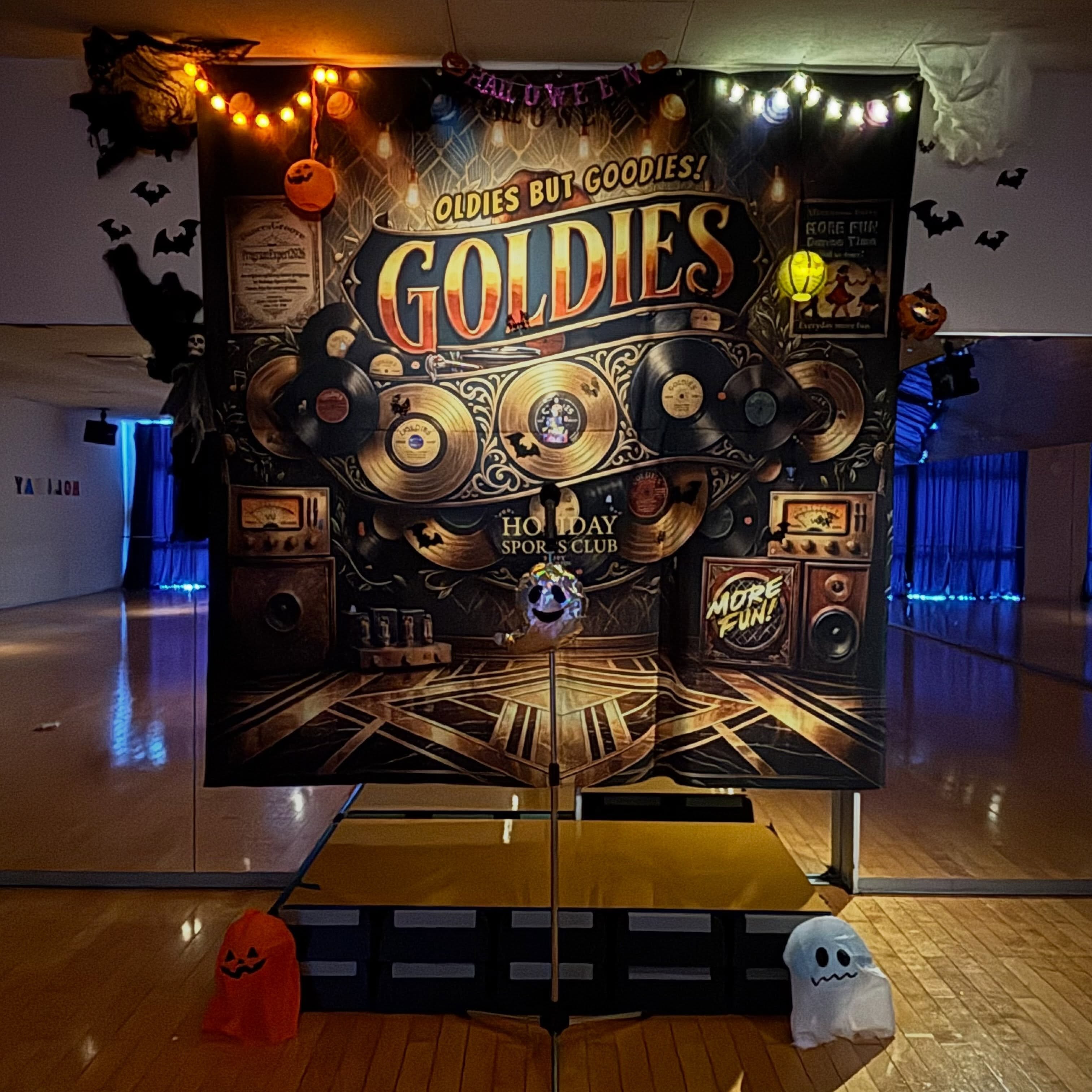 🎃👻＼ スタジオが大変身〜！！ ／👻🎃

ホリデイ沼津店のスタジオが ハロウィン仕様になりました〜！🧡💜

かぼちゃ🎃におばけ👻、コウモリ🦇など かわいいハロウィンがいっぱい✨

い