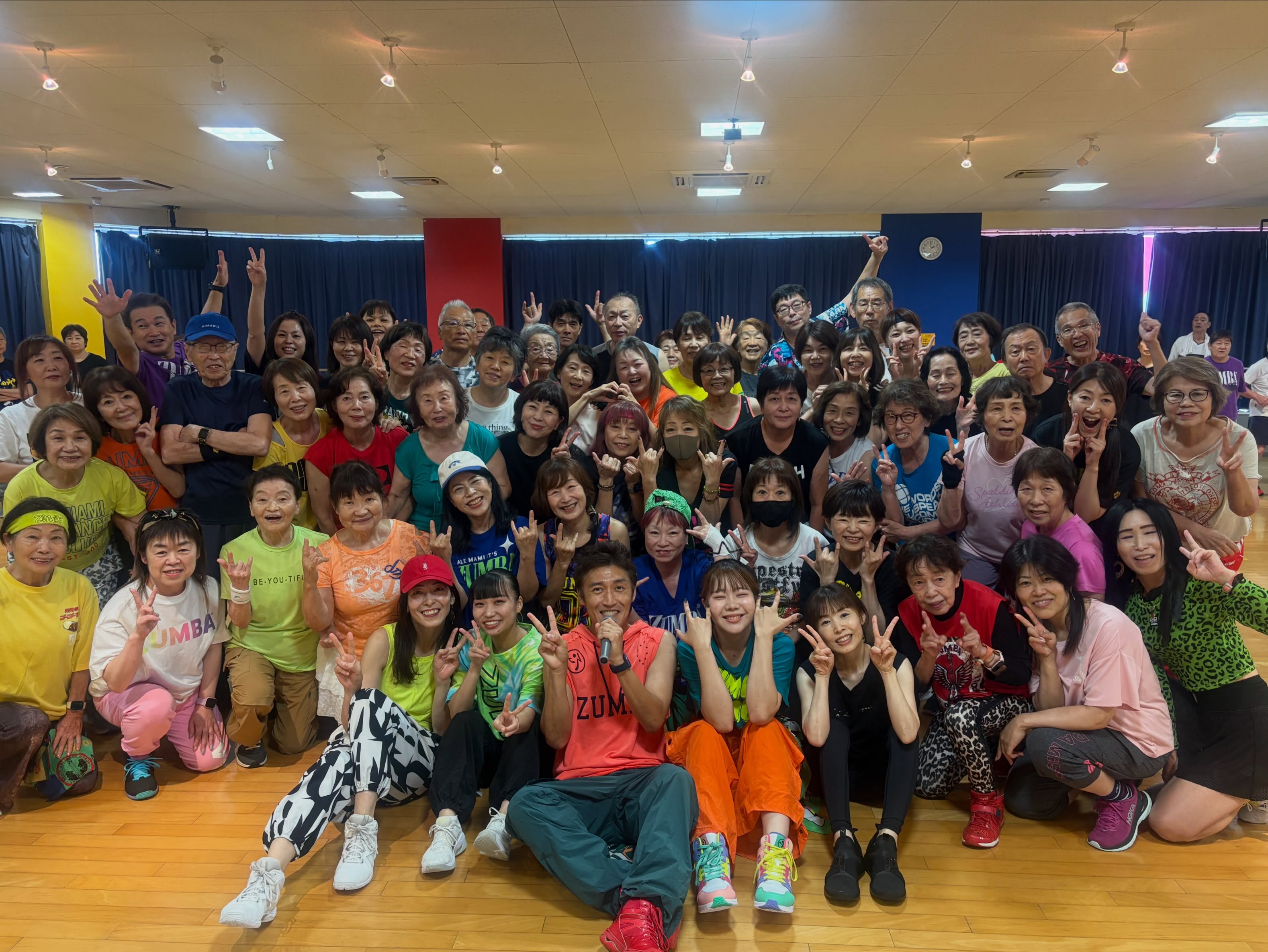 9/19(土)
ZUMBA 満員御礼！
 EJ  奈良店社員コラボ！
カモフラ　ねね&原ちゃんコラボ！

どのコラボもいつもとは違った雰囲気で最高に楽しかったです！みなさんも楽しめていただけたでしょう
