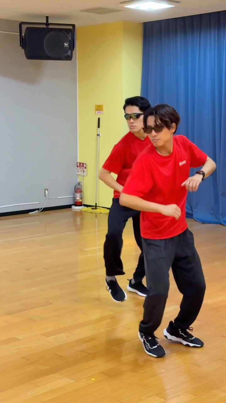 🎵GUAP
流行りの肩揺れダンス💃

@emetsound 

#에메트사운드
#guap 
#長野市
#ジム