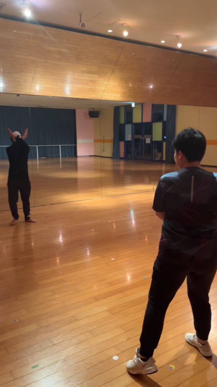 ⁡
みなさんこんにちは！
⁡
ホリデイスポーツクラブ八幡西店です！
⁡
ホリデイホラーナイト「サードステージ」では捕らえられた仲間を救出すべくダンスを覚えました！
⁡
ゾンビに惑わされることなく踊るこ