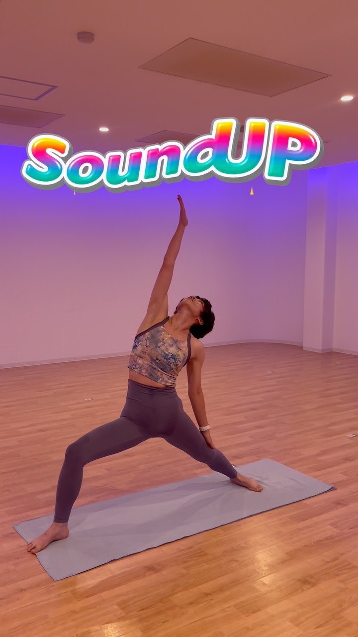 ⁡
𝐡𝐨𝐭 𝐲𝐨𝐠𝐚 Lafua
【🎶✨Sound UP🌟🎵】
⁡
⁡
SoundUPとは…🎵
音楽に合わせた流れるような動きと自重トレーニングを組み合わせたホリデイのオリジナル