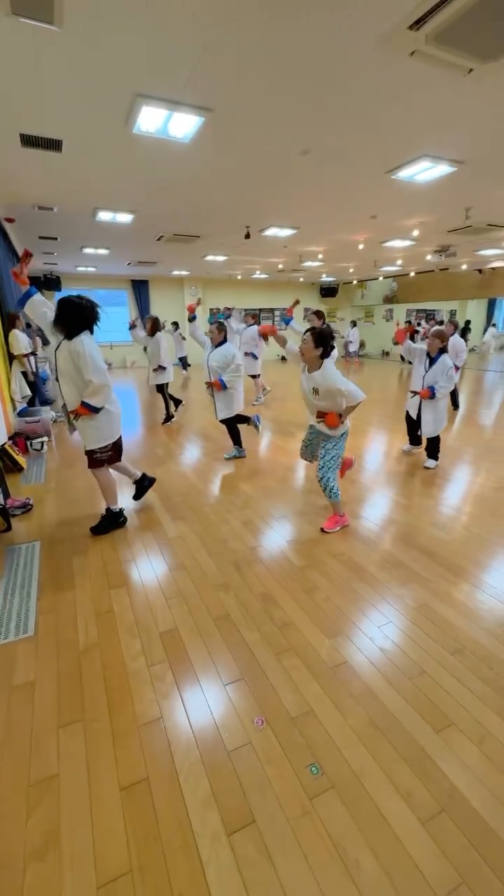 よさこい練習🌟

土曜日の練習の様子です！！

実際の衣装を着ての練習です☺️
色がとても綺麗ですね！！

いよいよ今週の日曜日！！
頑張りましょう👍

#ホリデイスポーツクラブ
#ホリデイ相模原