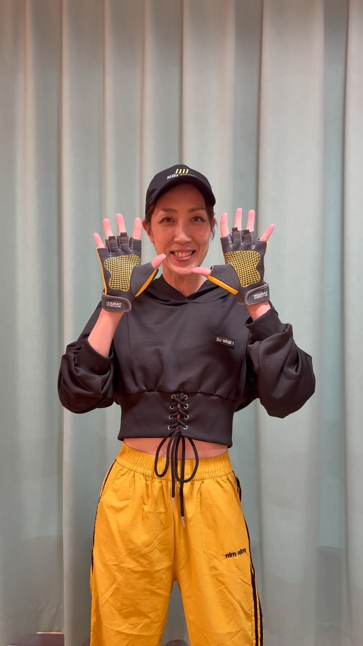 .
『New instructor⭐️』
⁡
8月より、新しくボクシングビースト イエローモビリティを
担当します！
⁡
弾まないけど、心は弾む！
⁡
ぜひご参加くださーーーい！
⁡
🟡火曜日  1